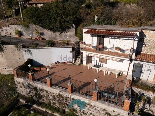 appartamento in vendita a Poli