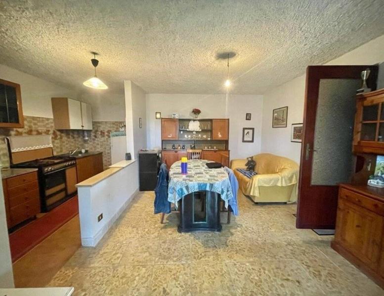 casa indipendente in vendita a Poli in zona Pratarello