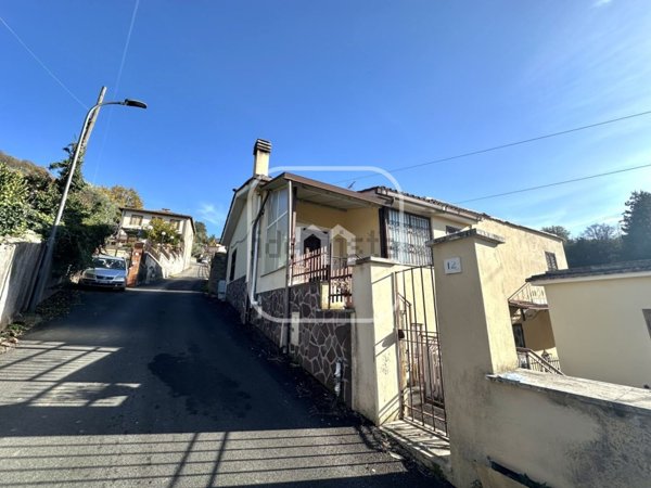 appartamento in vendita a Poli