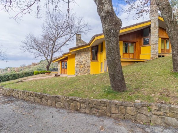 casa indipendente in vendita a Poli