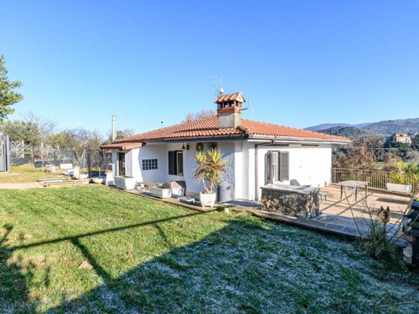 casa indipendente in vendita a Poli in zona Colle Spina