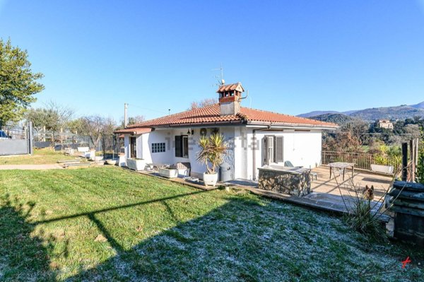 casa indipendente in vendita a Poli in zona Colle Spina