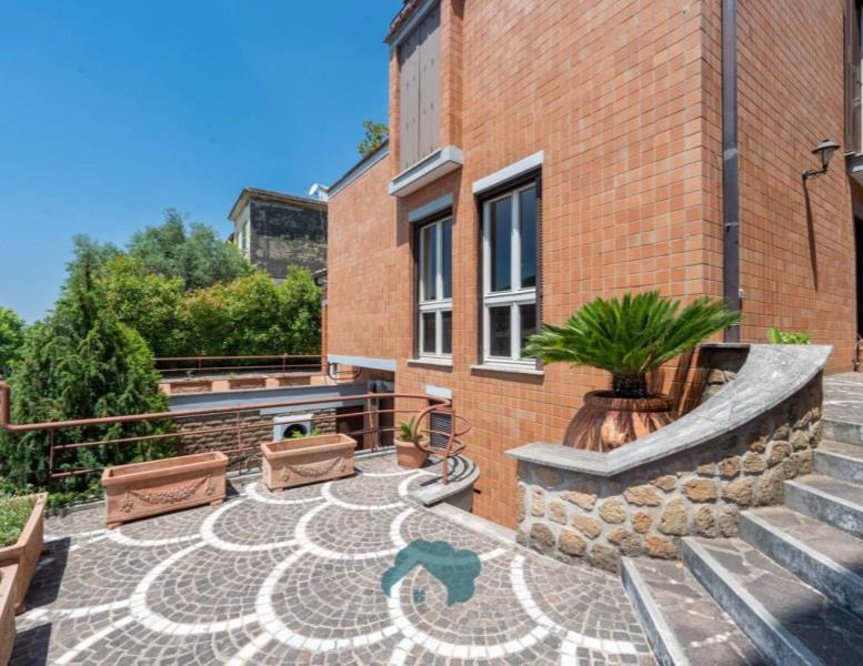 casa indipendente in vendita a Poli