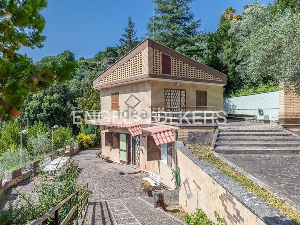 casa indipendente in vendita a Poli in zona Polledrara