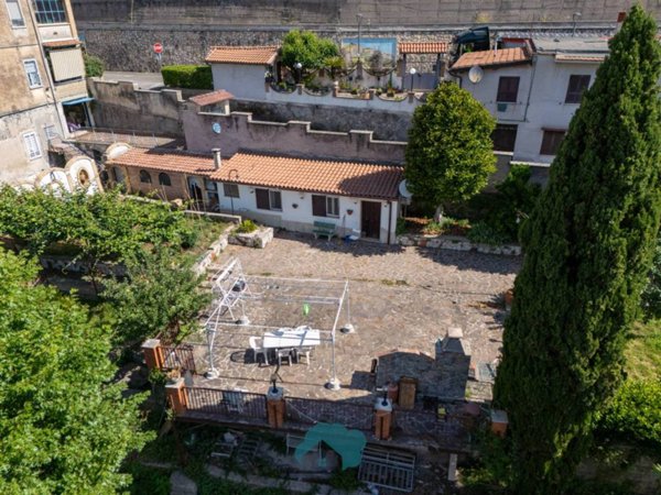appartamento in vendita a Poli