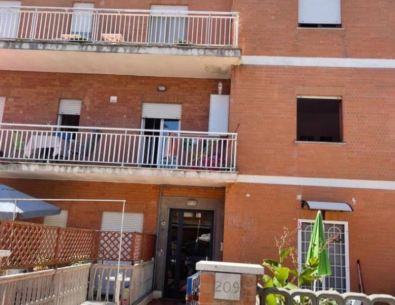 appartamento in vendita a Pomezia in zona Torvaianica