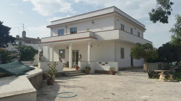 casa indipendente in vendita a Pomezia in zona Campo Ascolano