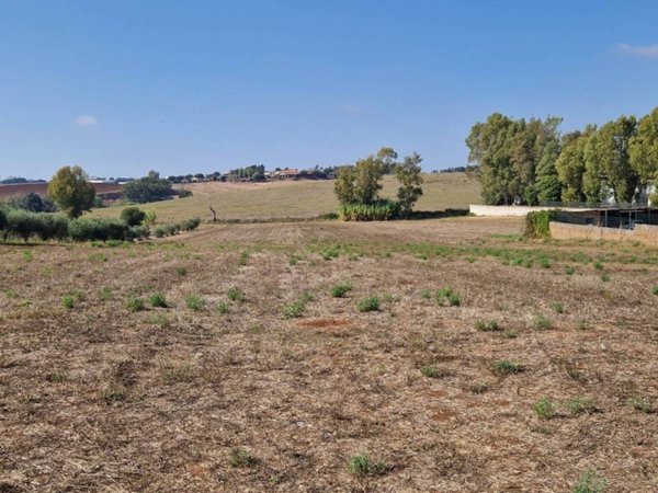 terreno edificabile in vendita a Pomezia in zona Santa Palomba