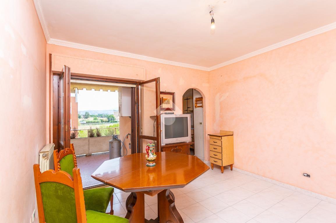 appartamento in vendita a Pomezia in zona Santa Procula
