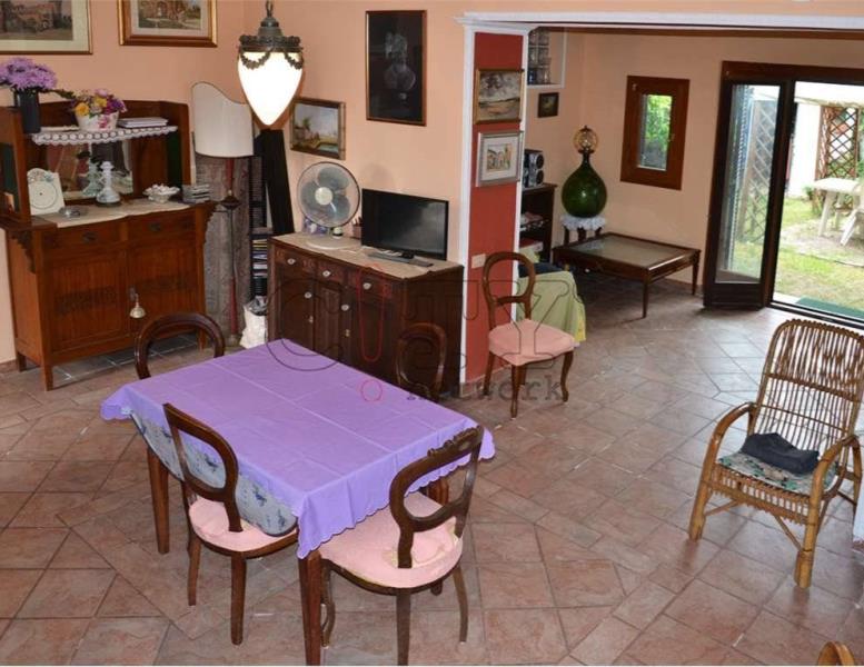 villa in vendita a Pomezia in zona Campo Ascolano