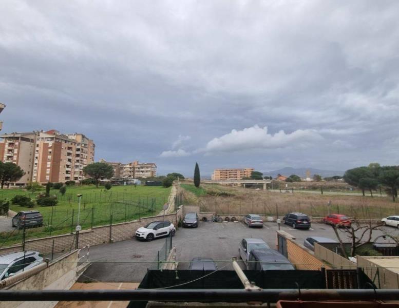 appartamento in vendita a Pomezia in zona Santa Palomba