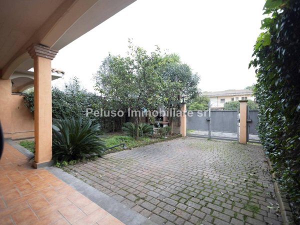 casa indipendente in vendita a Pomezia in zona Campo Ascolano
