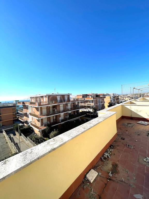 appartamento in vendita a Pomezia in zona Torvaianica