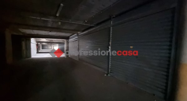 locale di sgombero in vendita a Pomezia
