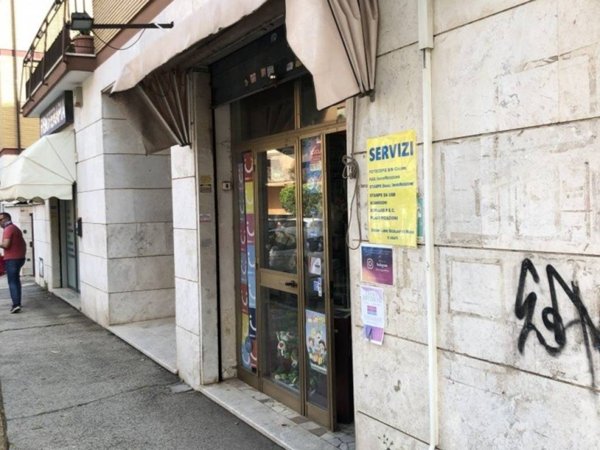 negozio in vendita a Pomezia
