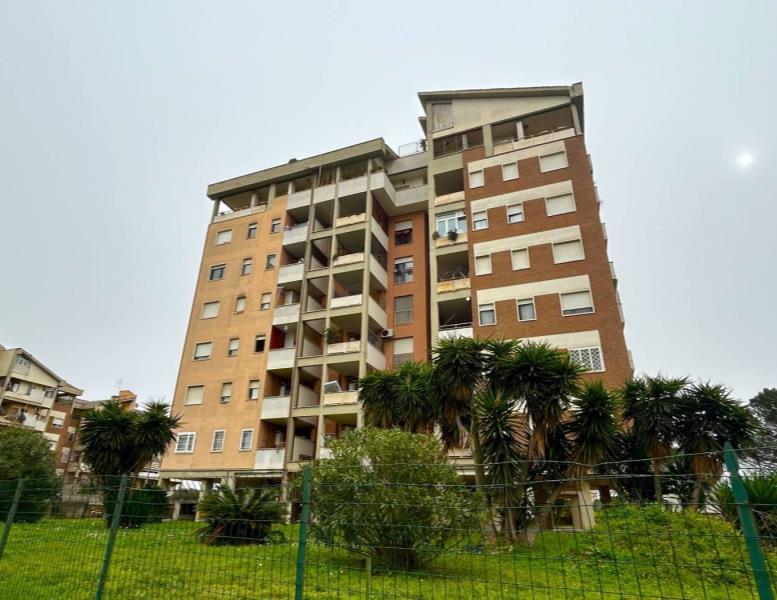 appartamento in vendita a Pomezia in zona Santa Palomba