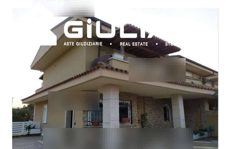 casa indipendente in vendita a Pomezia in zona Campo Jemini