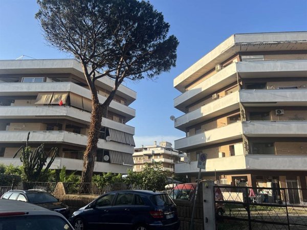 appartamento in vendita a Pomezia in zona Torvaianica