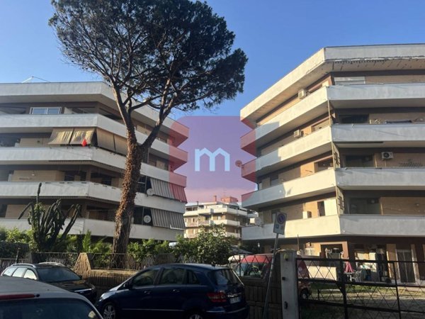 appartamento in vendita a Pomezia in zona Torvaianica