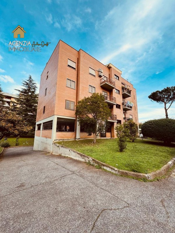 appartamento in vendita a Pomezia