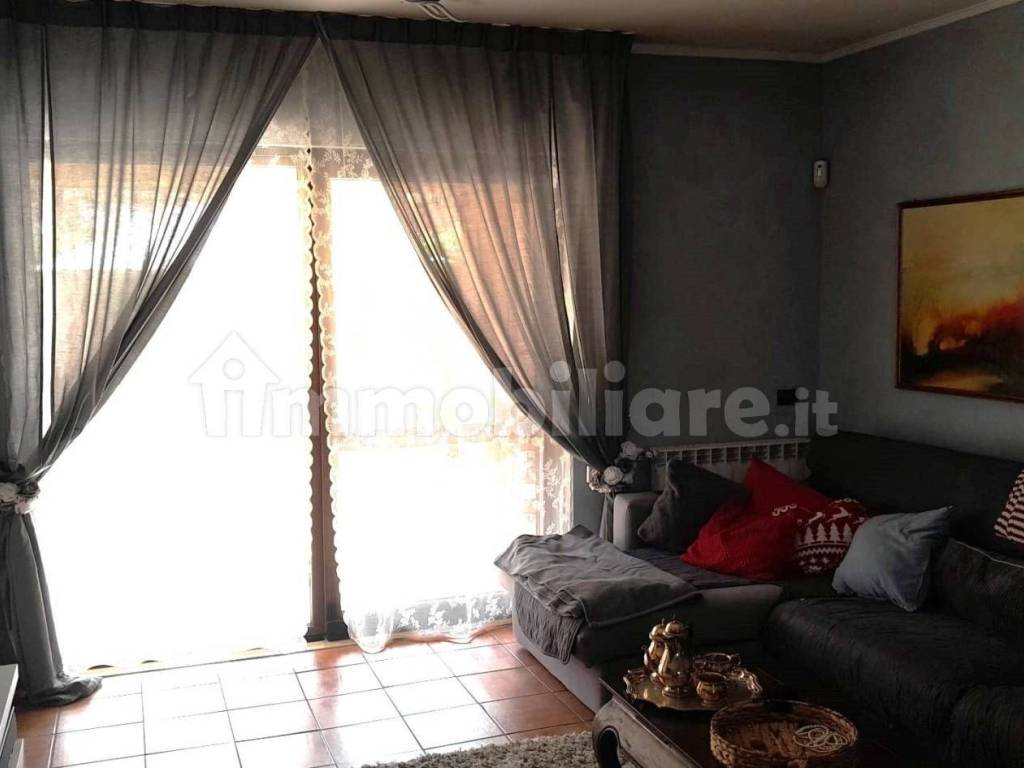 casa indipendente in vendita a Pomezia in zona Torvaianica