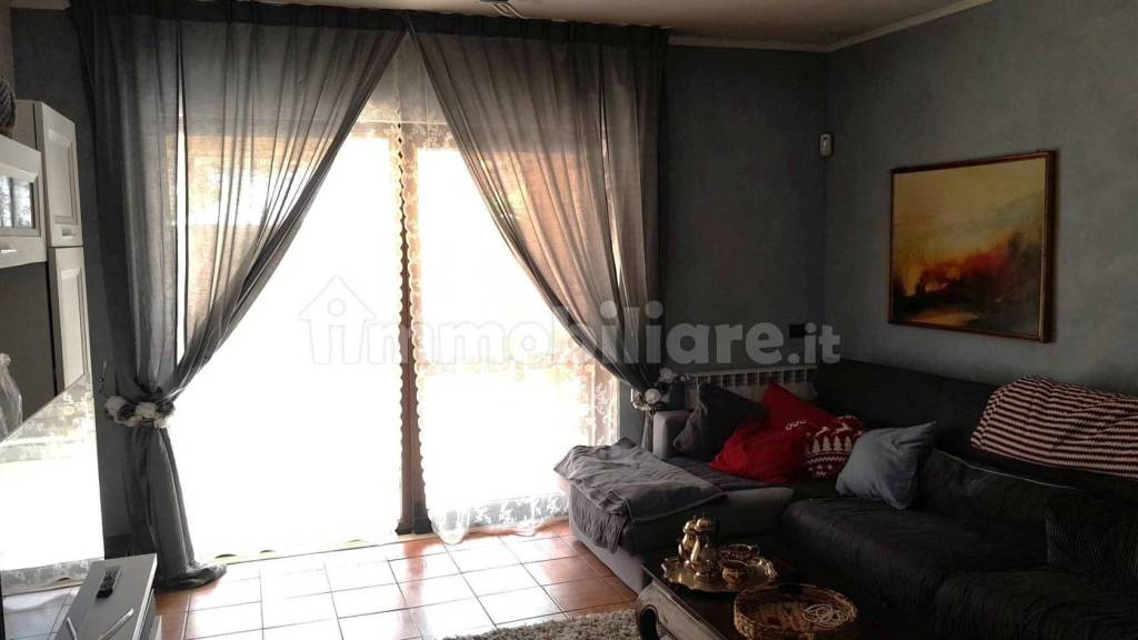 casa indipendente in vendita a Pomezia in zona Torvaianica