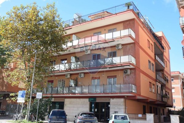 appartamento in vendita a Pomezia in zona Torvaianica