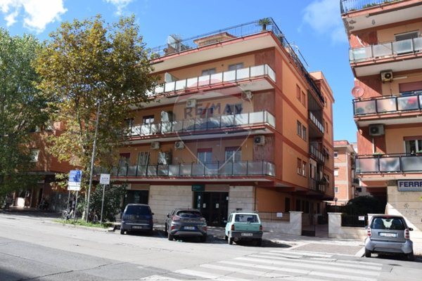 appartamento in vendita a Pomezia in zona Torvaianica