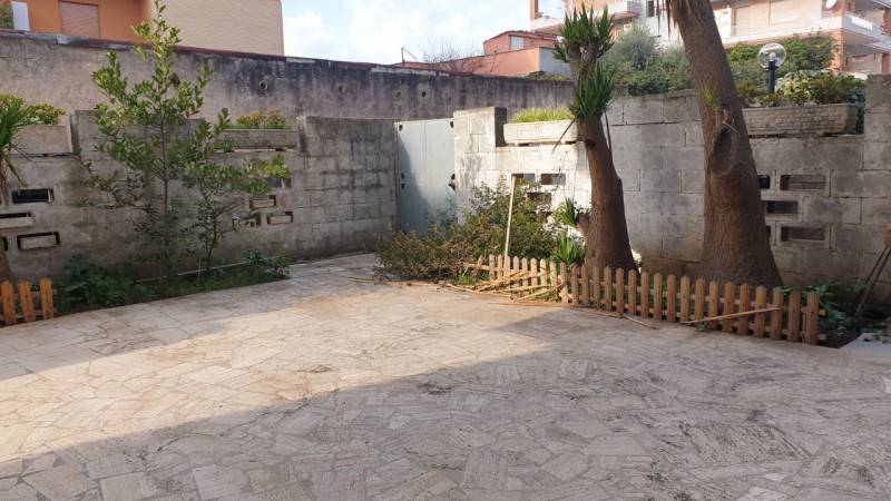 appartamento in vendita a Pomezia in zona Torvaianica