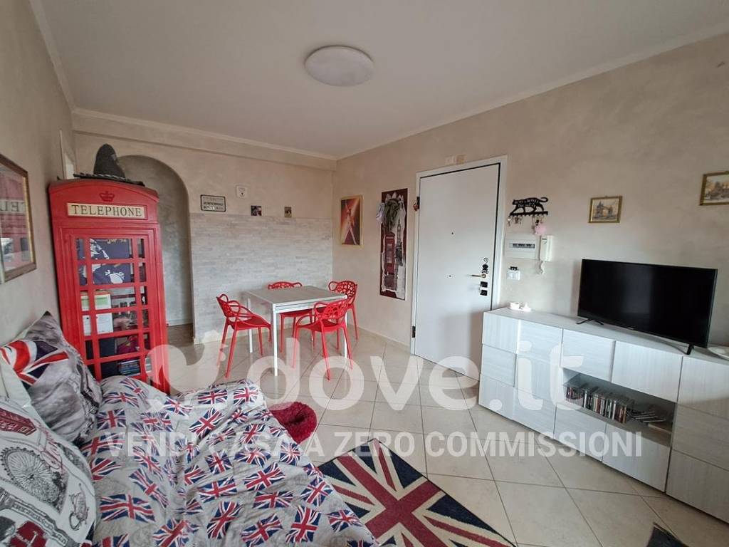 appartamento in vendita a Pomezia in zona Santa Palomba