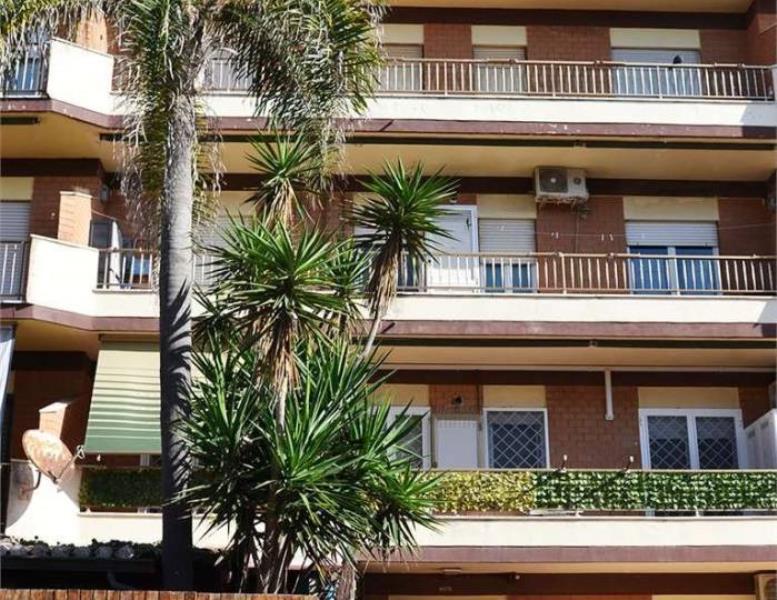 appartamento in vendita a Pomezia in zona Torvaianica