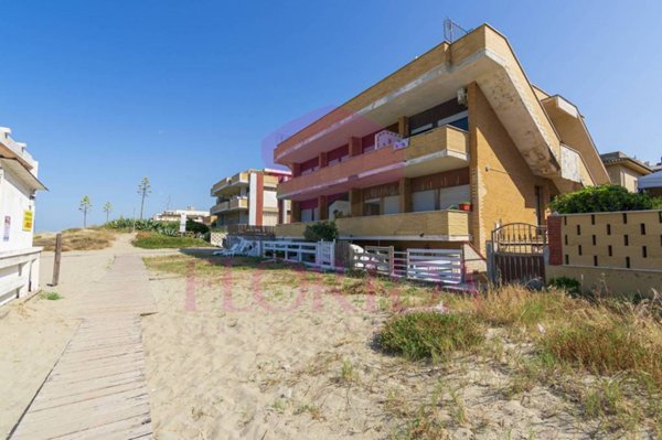 appartamento in vendita a Pomezia in zona Torvaianica