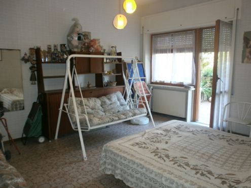 appartamento in vendita a Pomezia in zona Torvaianica