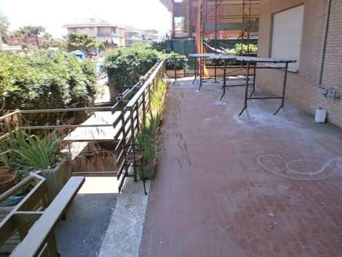 appartamento in vendita a Pomezia in zona Torvaianica