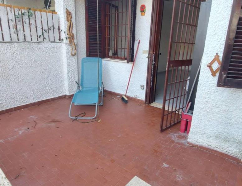 appartamento in vendita a Pomezia in zona Torvaianica