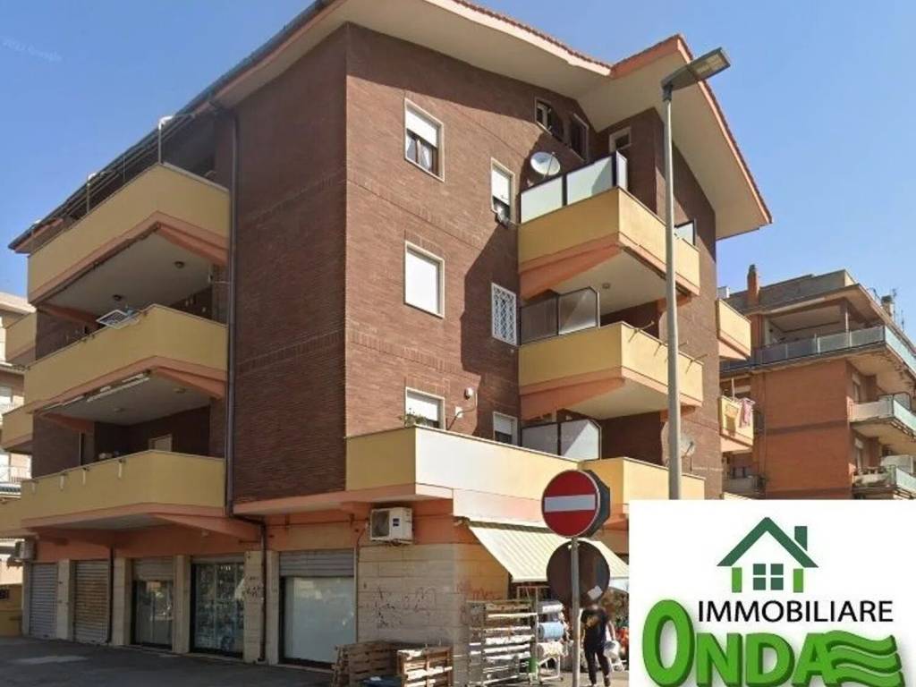 appartamento in vendita a Pomezia in zona Torvaianica