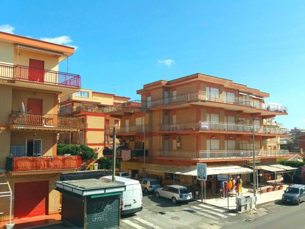 appartamento in vendita a Pomezia in zona Torvaianica