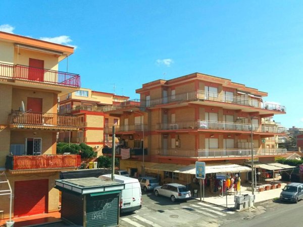 appartamento in vendita a Pomezia in zona Torvaianica