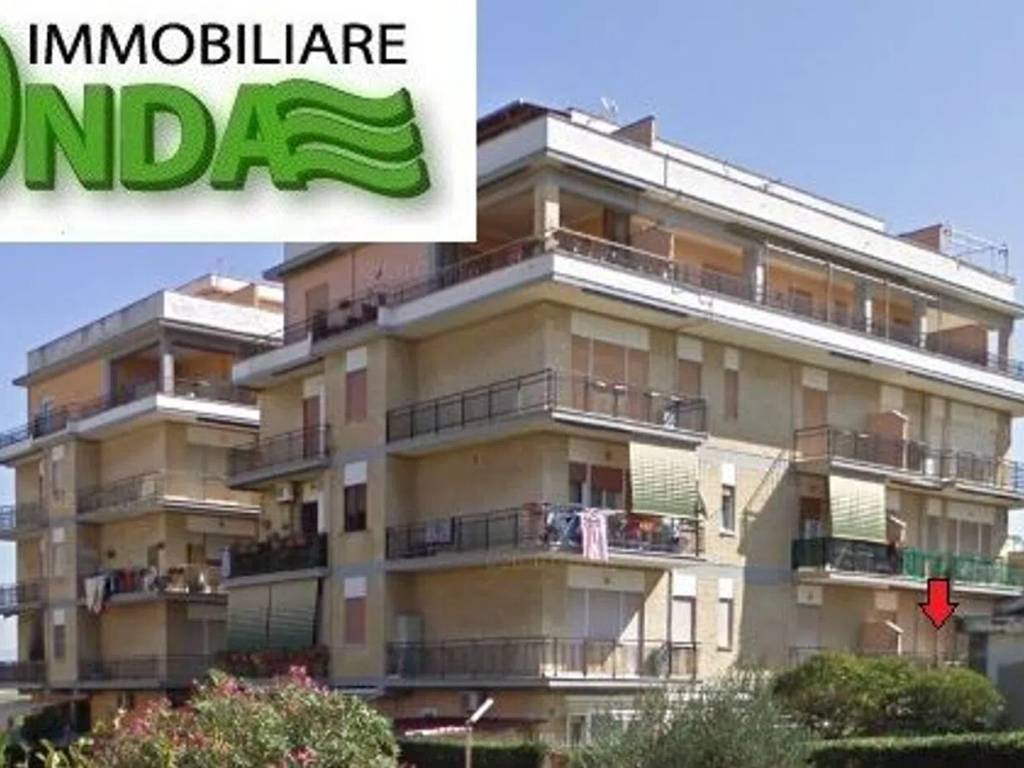 appartamento in vendita a Pomezia in zona Torvaianica