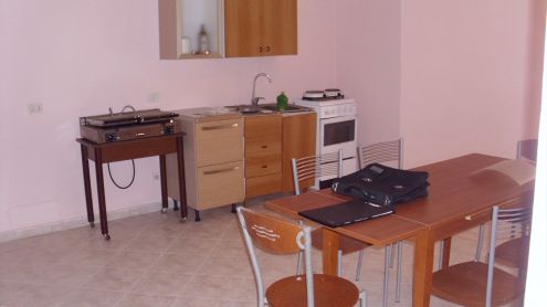 appartamento in vendita a Pomezia in zona Castagnetta