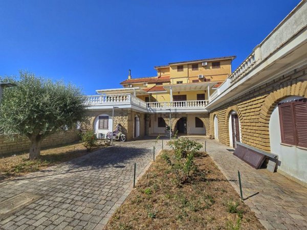 appartamento in vendita a Pomezia