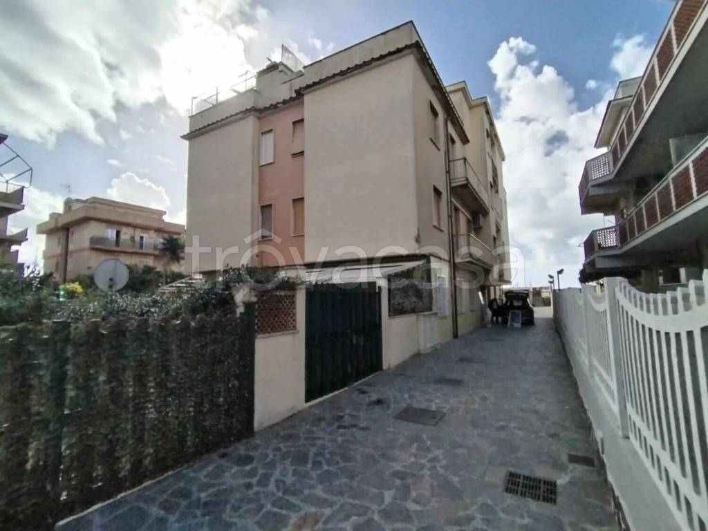 appartamento in vendita a Pomezia