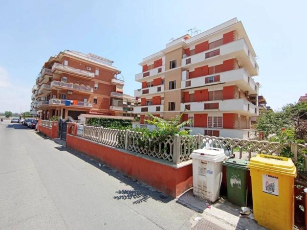 appartamento in vendita a Pomezia in zona Torvaianica