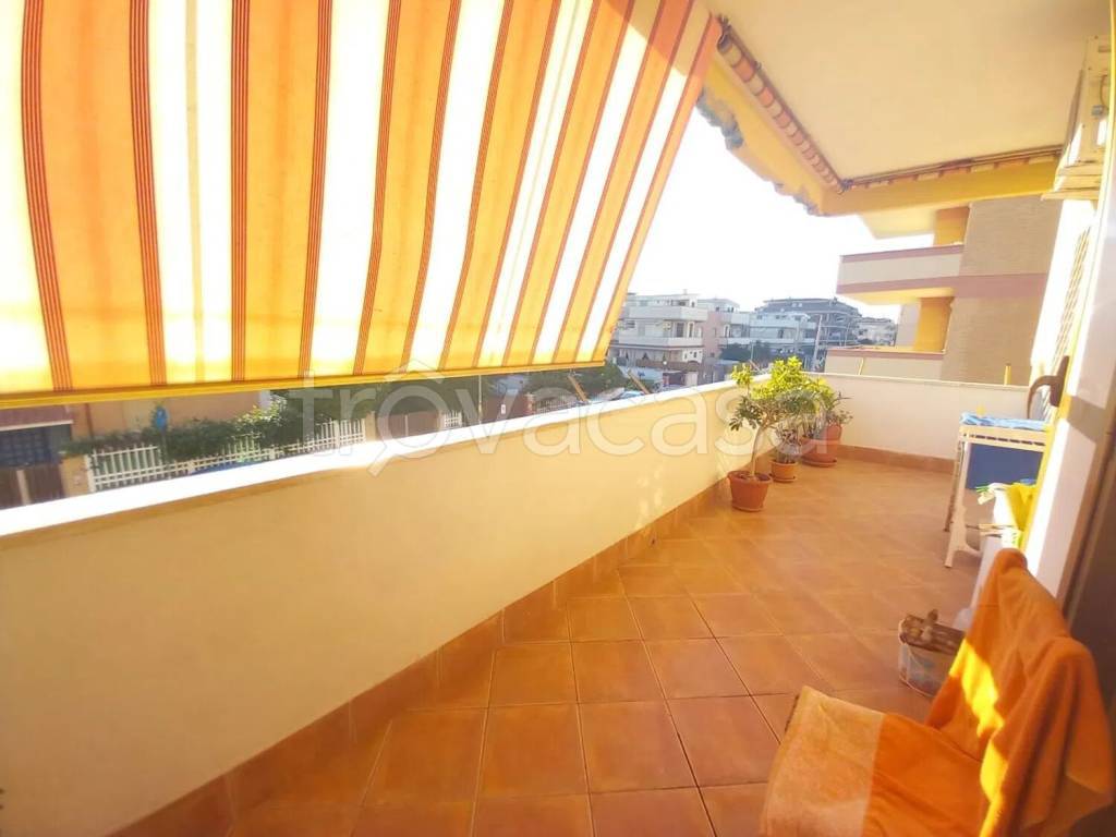 appartamento in vendita a Pomezia in zona Torvaianica