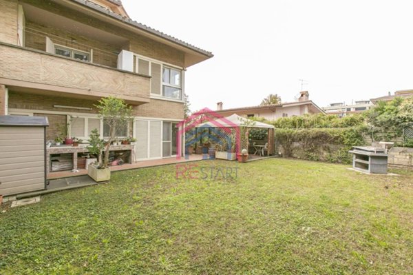 casa indipendente in vendita a Pomezia