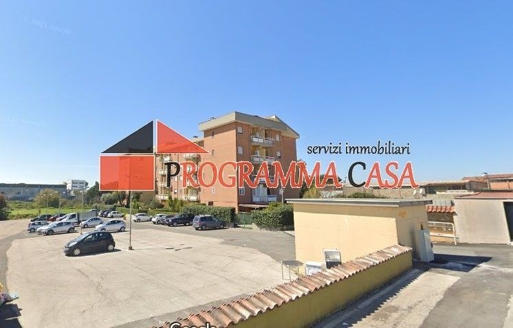 appartamento in vendita a Pomezia in zona Pratica di Mare