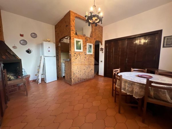casa indipendente in vendita a Pomezia in zona Torvaianica