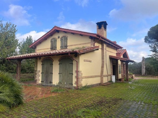 casa indipendente in vendita a Pomezia in zona Santa Procula