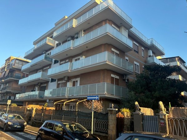 appartamento in vendita a Pomezia in zona Torvaianica