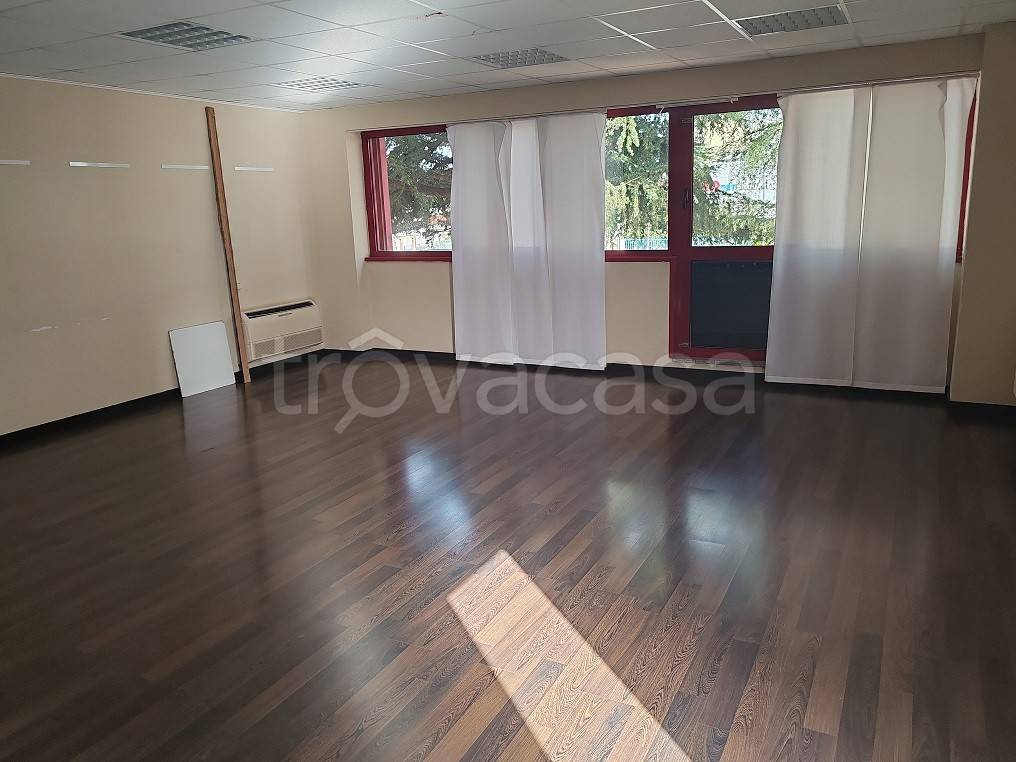 ufficio in vendita a Pomezia